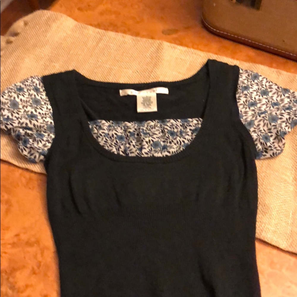 Adorable Max Studio Sweater Top size small